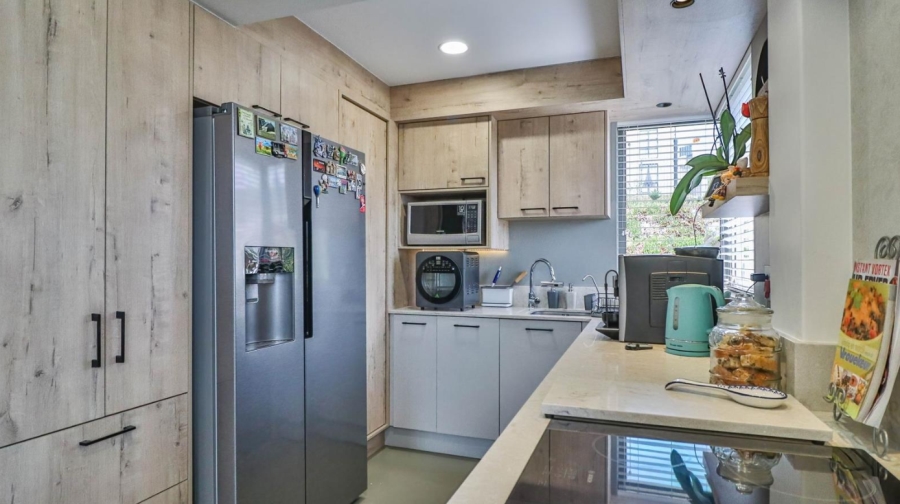 2 Bedroom Property for Sale in Island View Western Cape